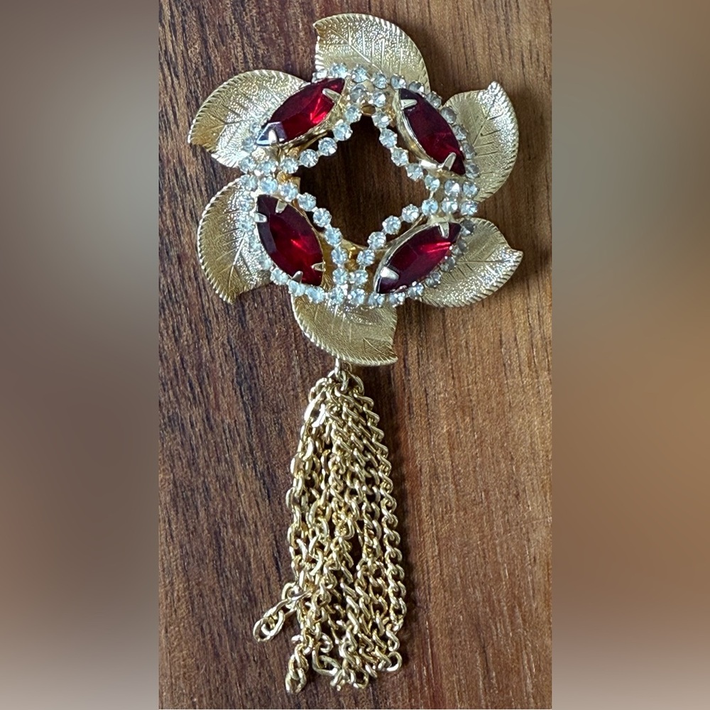 Vintage Gold Tone Chain Dangling and Red Rhinestone Brooch Pin
